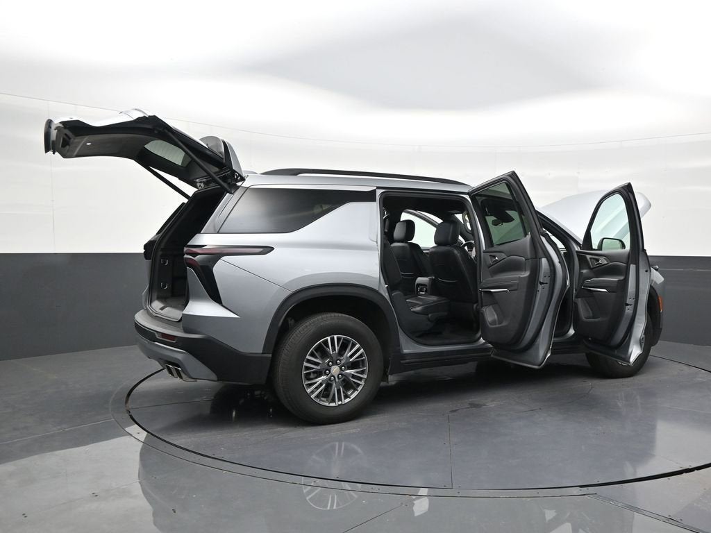 2024 Chevrolet Traverse LT