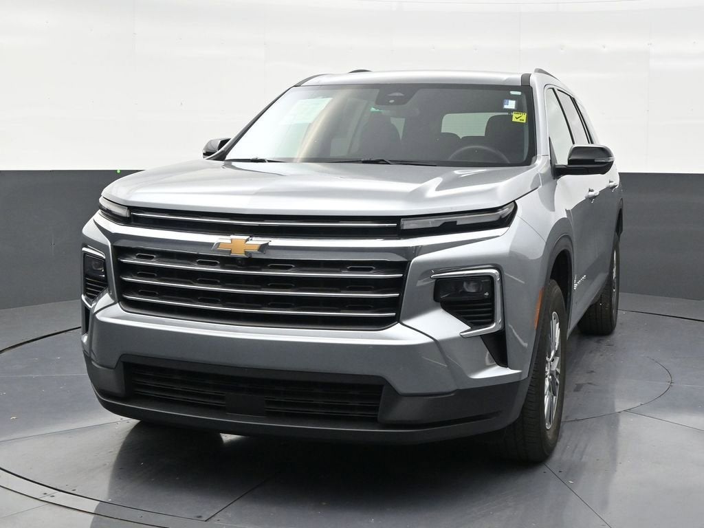 2024 Chevrolet Traverse LT