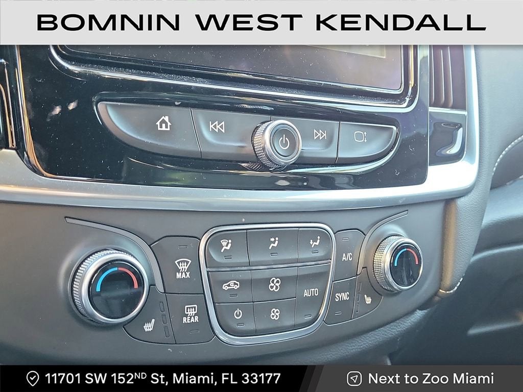 2022 Chevrolet Traverse LT Leather