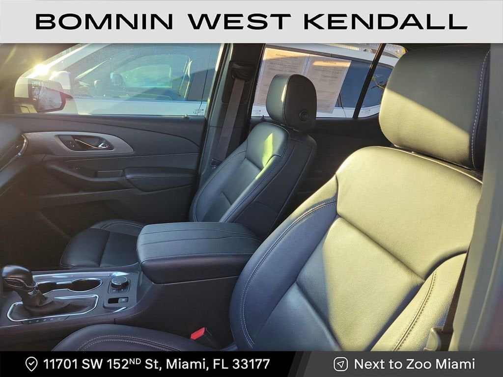 2022 Chevrolet Traverse LT Leather