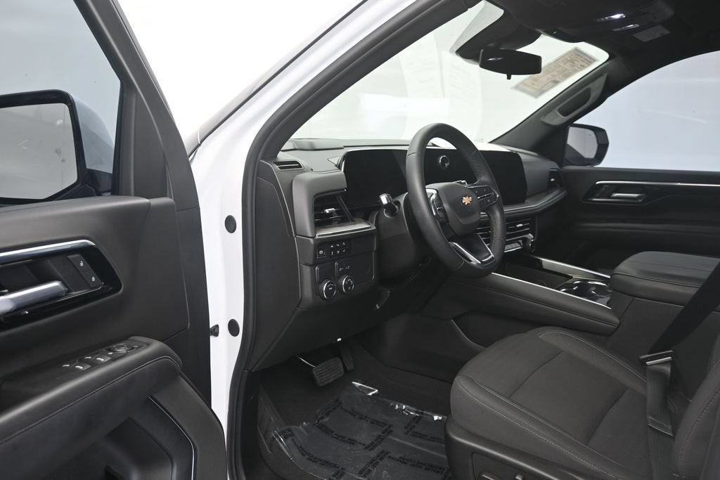2025 Chevrolet Suburban LS