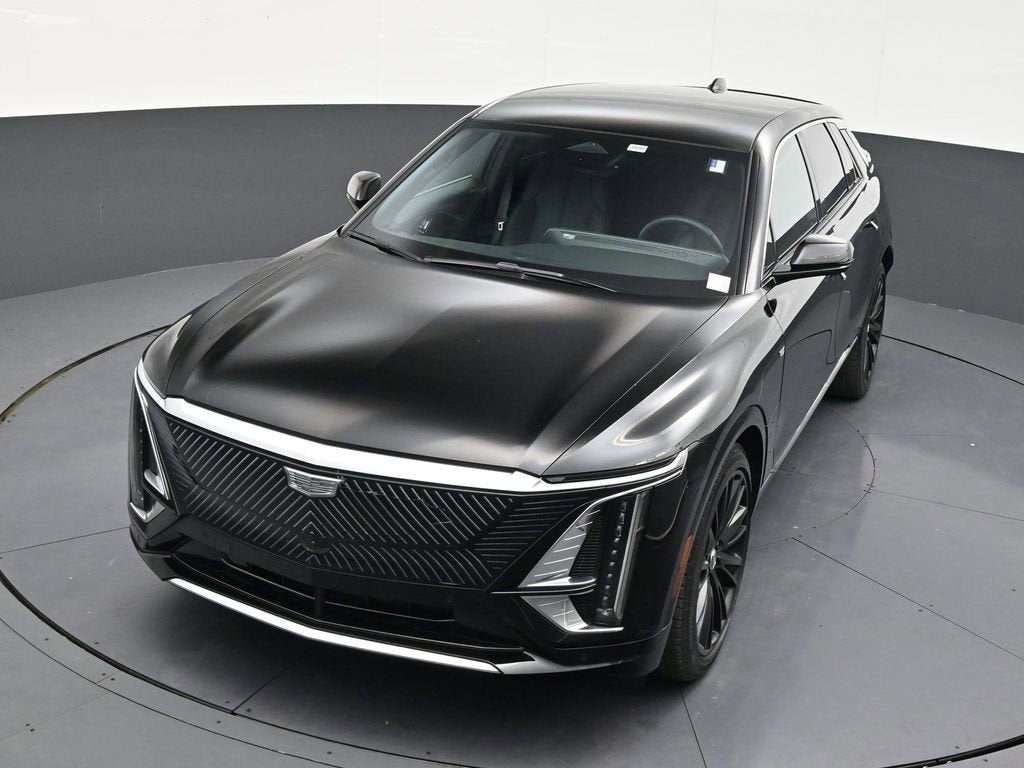 2025 Cadillac LYRIQ Luxury 2