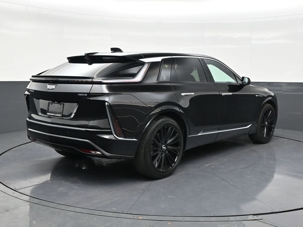 2025 Cadillac LYRIQ Luxury 2