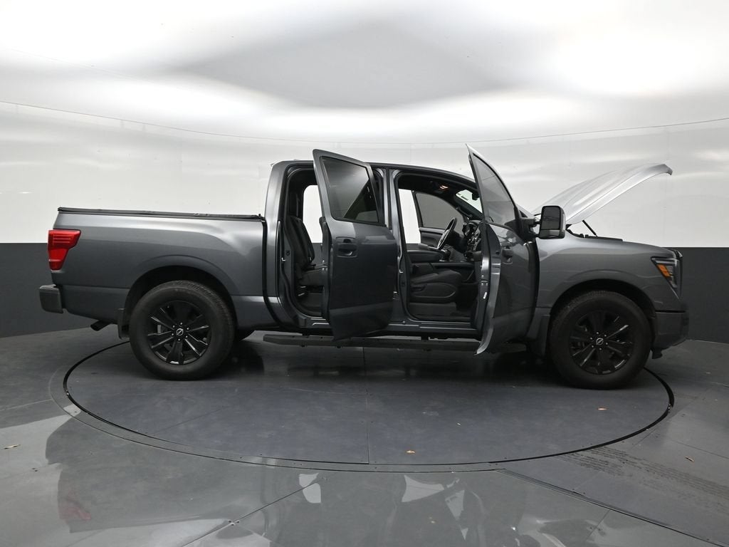 2023 Nissan TITAN Crew Cab SV 4x4