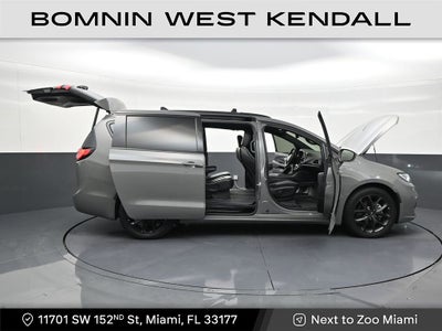 2022 Chrysler Pacifica Limited