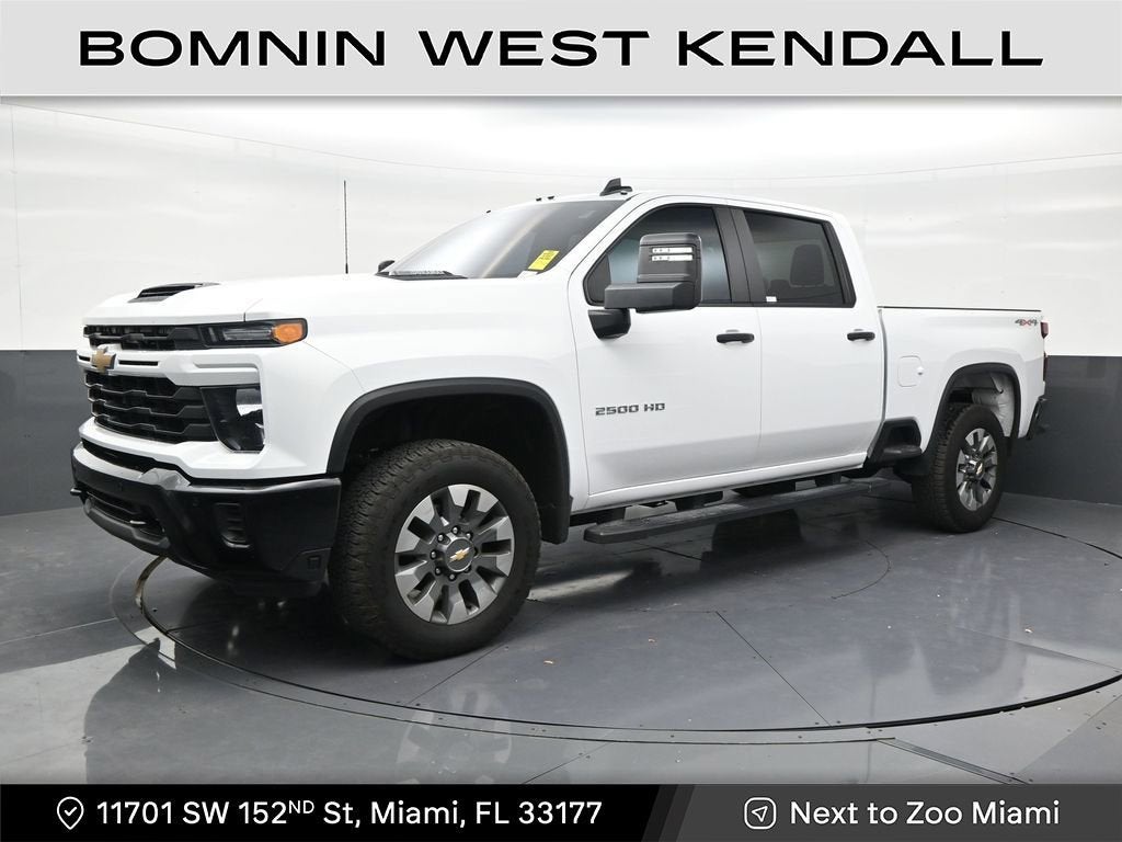 2025 Chevrolet Silverado HD Custom 4WD Crew Cab Standard Box's photo