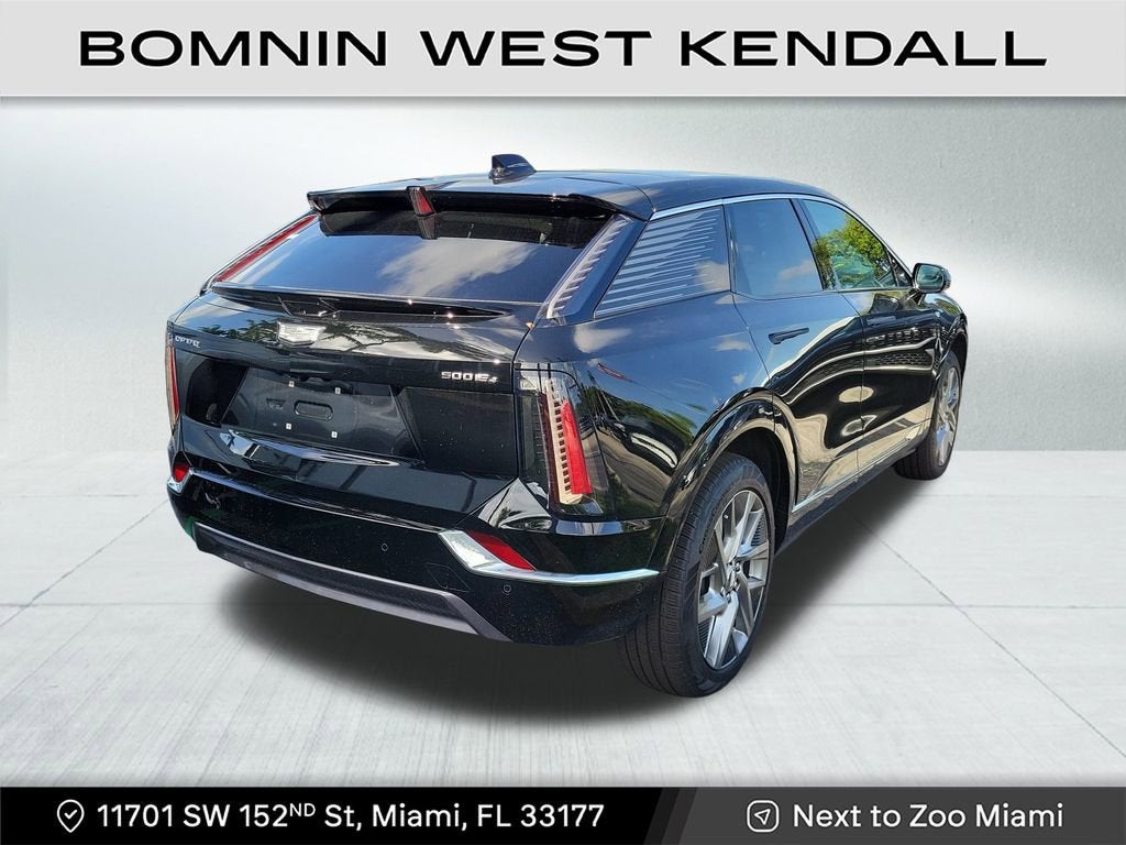 2025 Cadillac OPTIQ Luxury 1