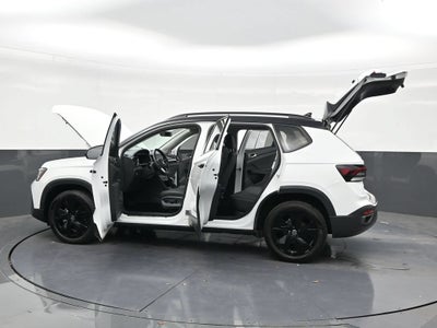 2025 Volkswagen Taos 1.5T SE Black