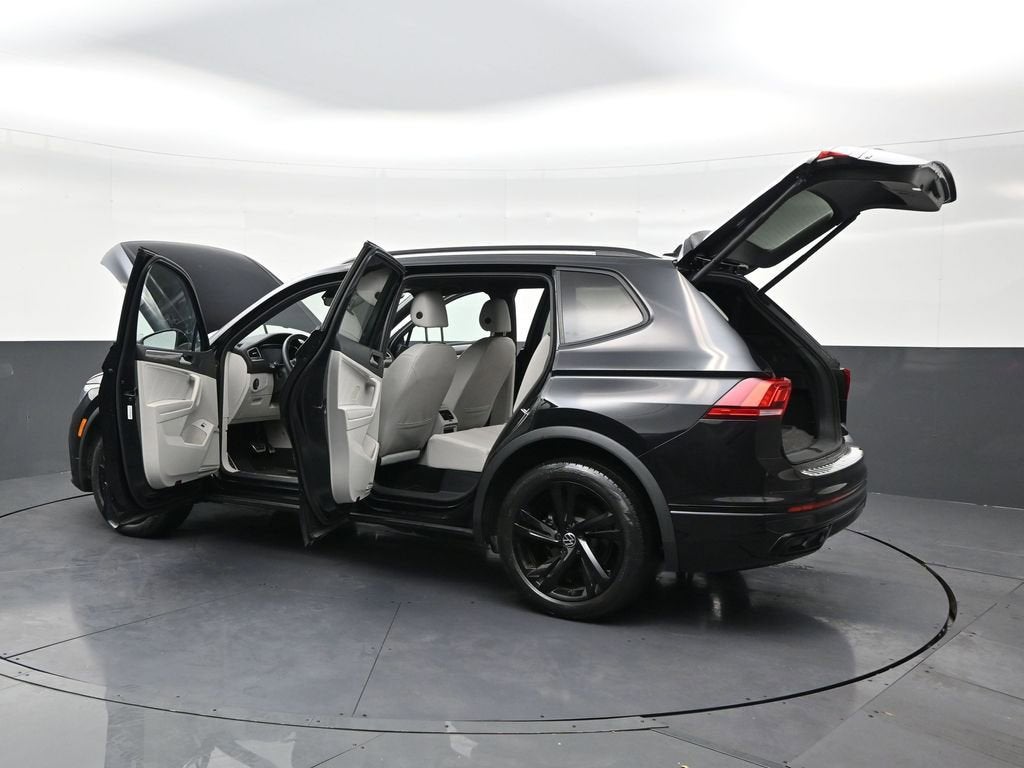 2023 Volkswagen Tiguan SE R-Line Black