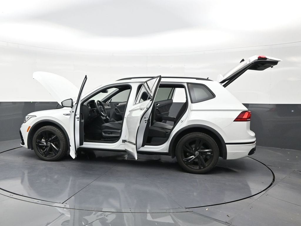2024 Volkswagen Tiguan SE R-Line Black