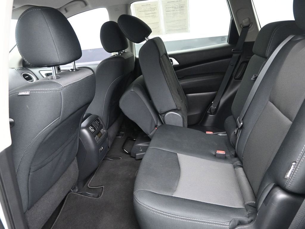 2020 Nissan Pathfinder SV