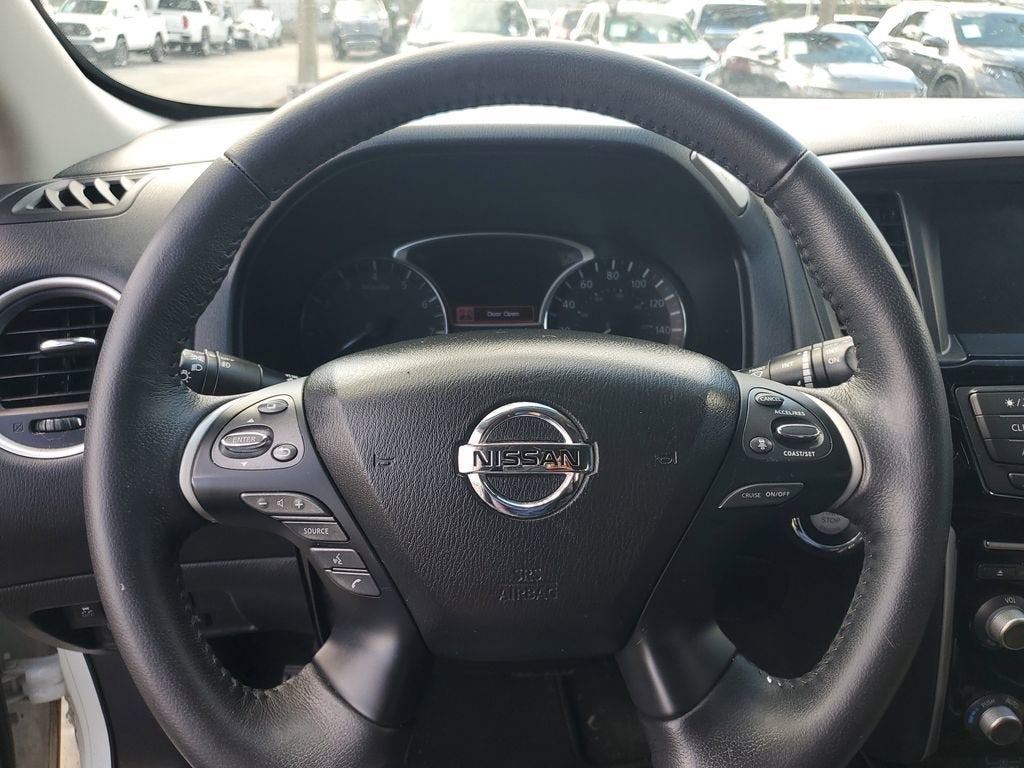 2020 Nissan Pathfinder SV
