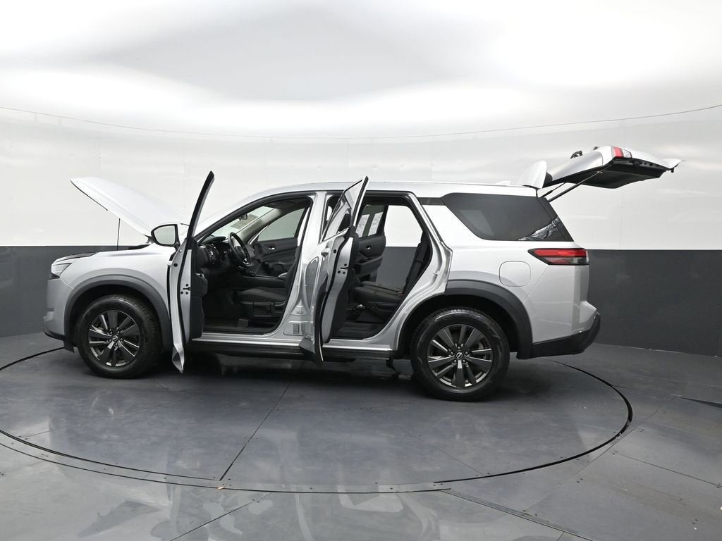 2022 Nissan Pathfinder S