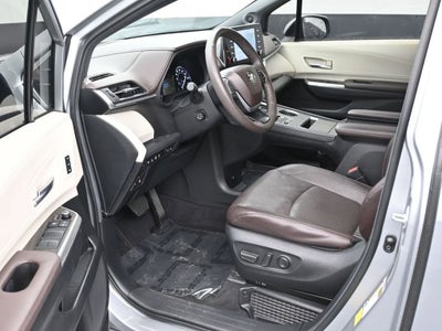 2023 Toyota Sienna Platinum