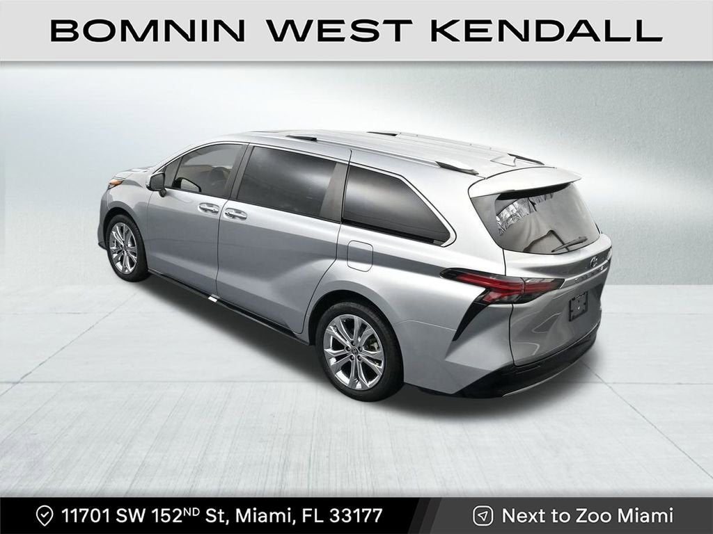 2023 Toyota Sienna Platinum