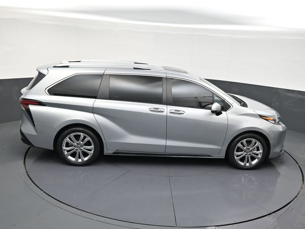 2023 Toyota Sienna Platinum