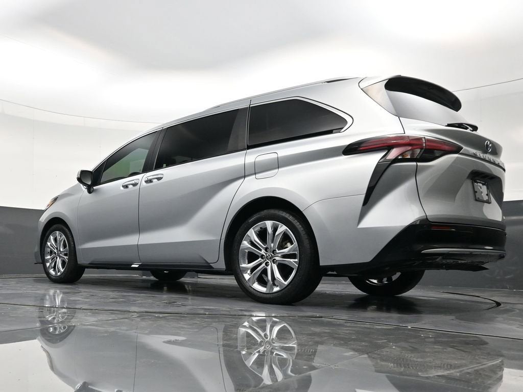 2023 Toyota Sienna Platinum
