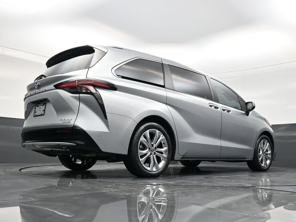 2023 Toyota Sienna Platinum
