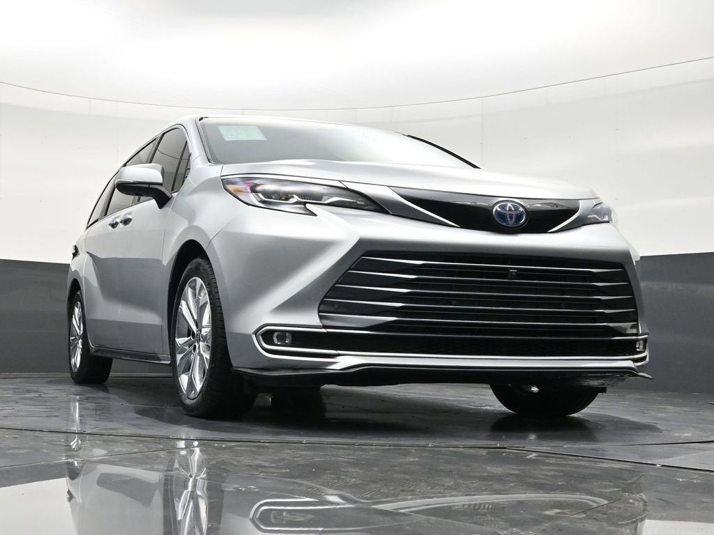 2023 Toyota Sienna Platinum