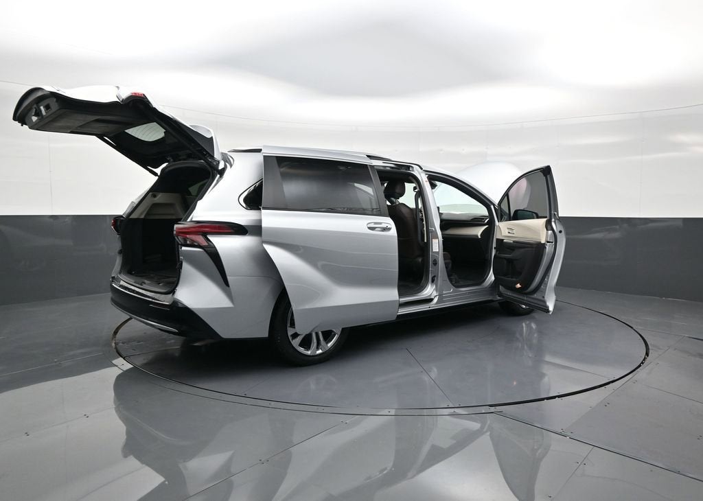 2023 Toyota Sienna Platinum