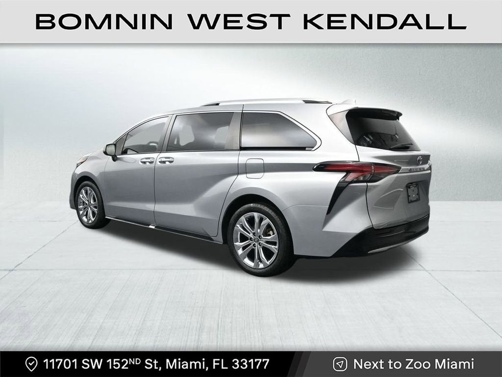 2023 Toyota Sienna Platinum