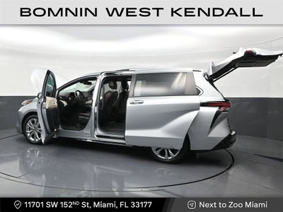 2023 Toyota Sienna Platinum