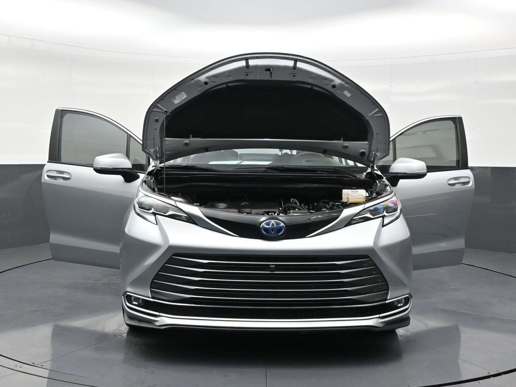 2023 Toyota Sienna Platinum