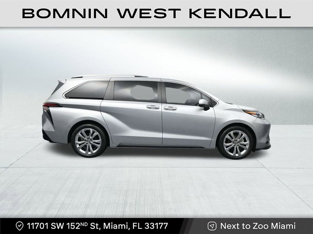 2023 Toyota Sienna Platinum