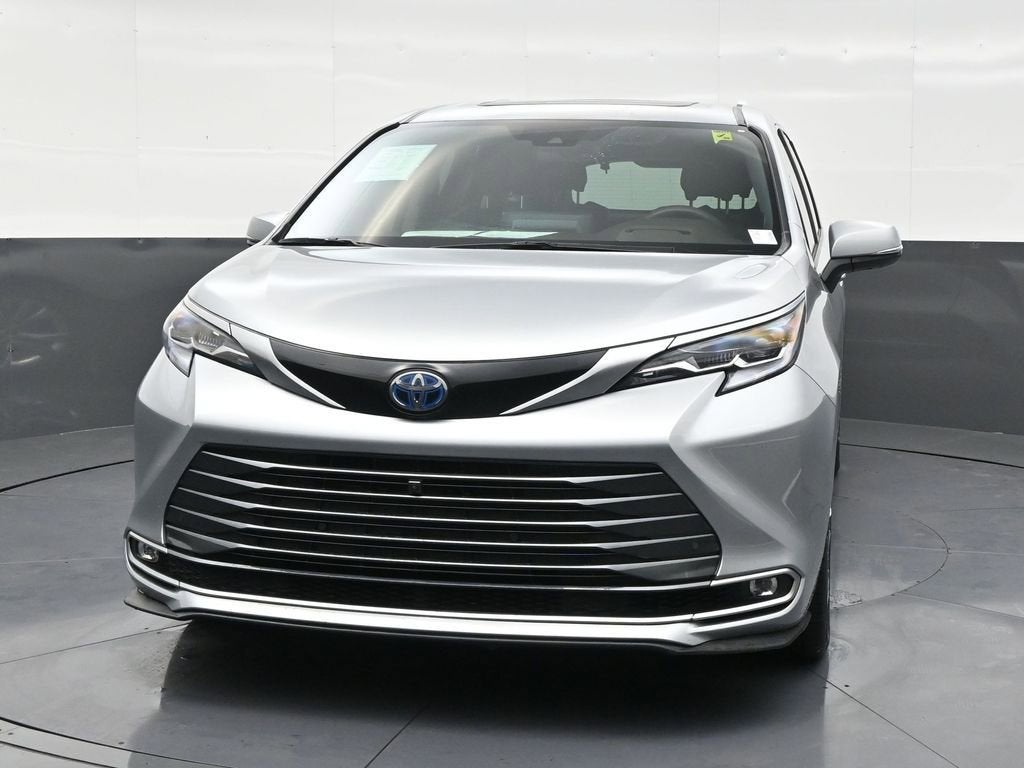 2023 Toyota Sienna Platinum