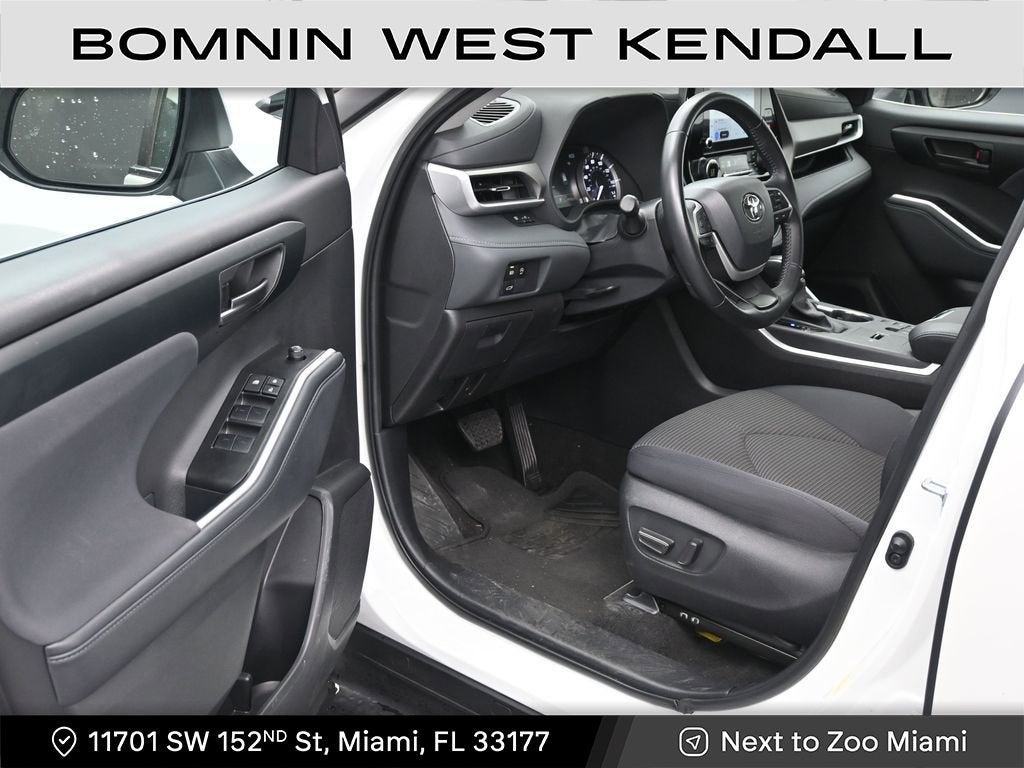 2025 Toyota Highlander LE