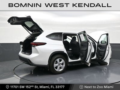 2025 Toyota Highlander LE