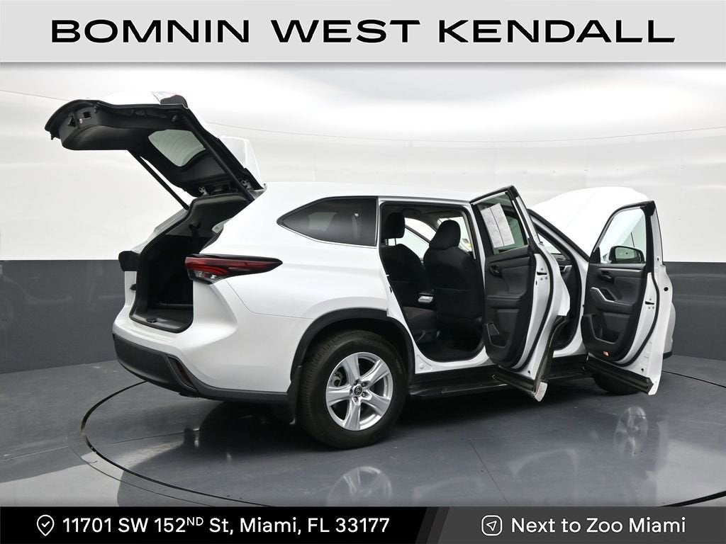 2025 Toyota Highlander LE