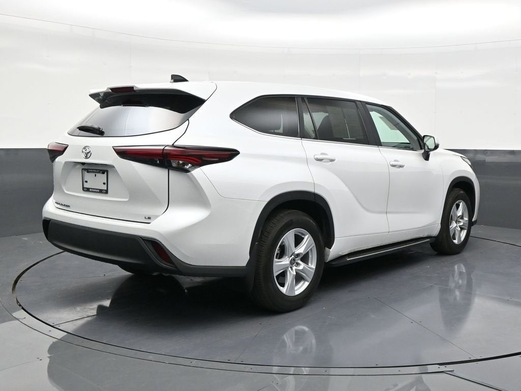 2025 Toyota Highlander LE