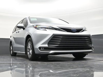 2025 Toyota Sienna XLE