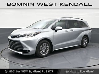 2025 Toyota Sienna XLE