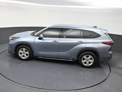 2022 Toyota Highlander LE