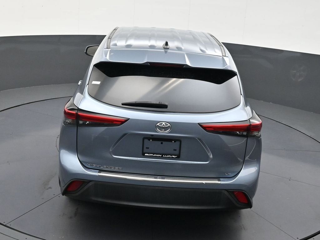 2022 Toyota Highlander LE