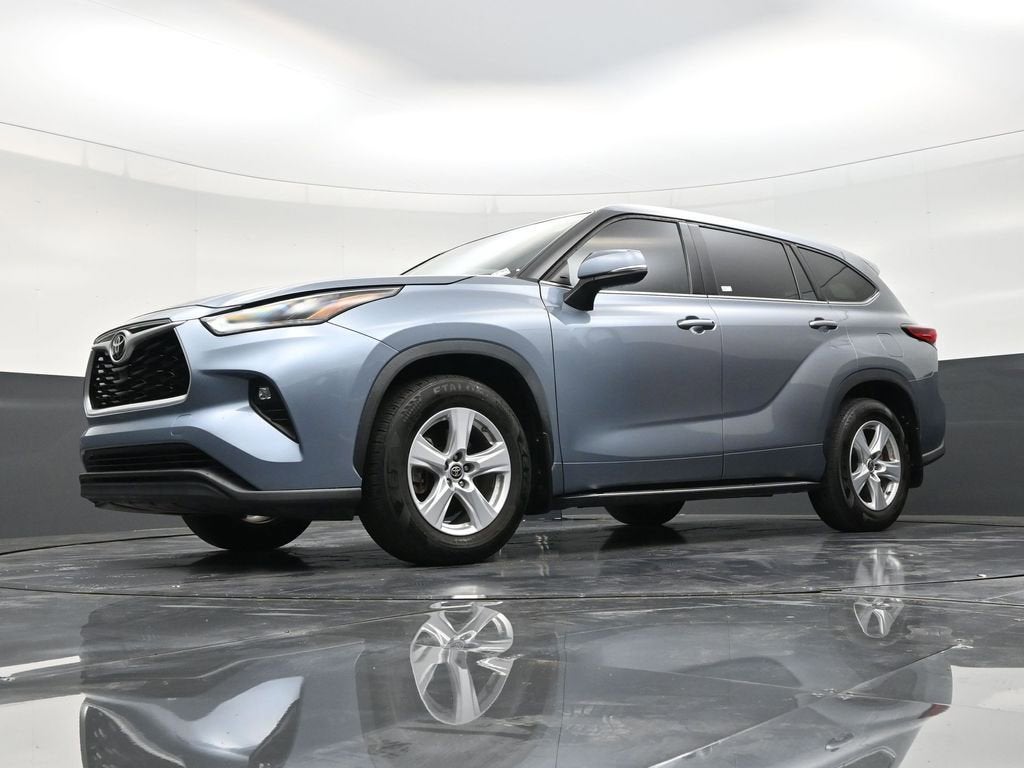 2022 Toyota Highlander LE