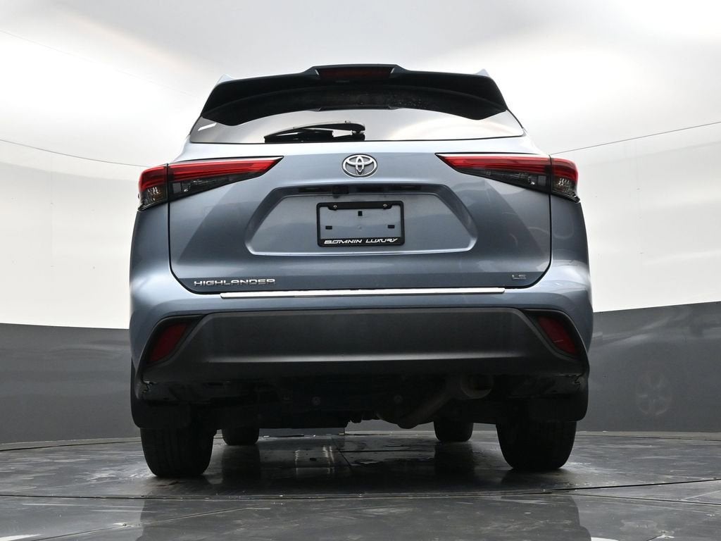 2022 Toyota Highlander LE
