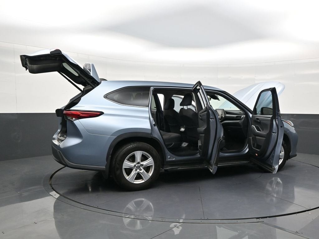 2022 Toyota Highlander LE