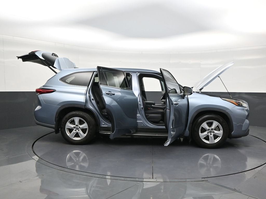 2022 Toyota Highlander LE