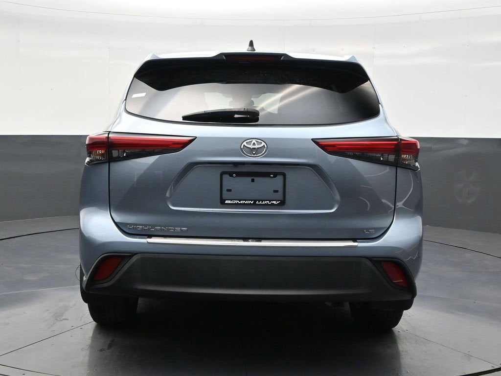 2022 Toyota Highlander LE