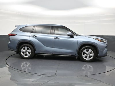 2022 Toyota Highlander LE
