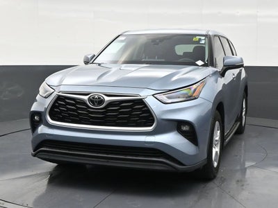 2022 Toyota Highlander LE