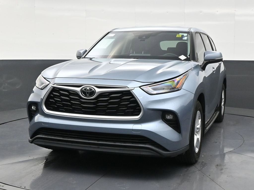 2022 Toyota Highlander LE