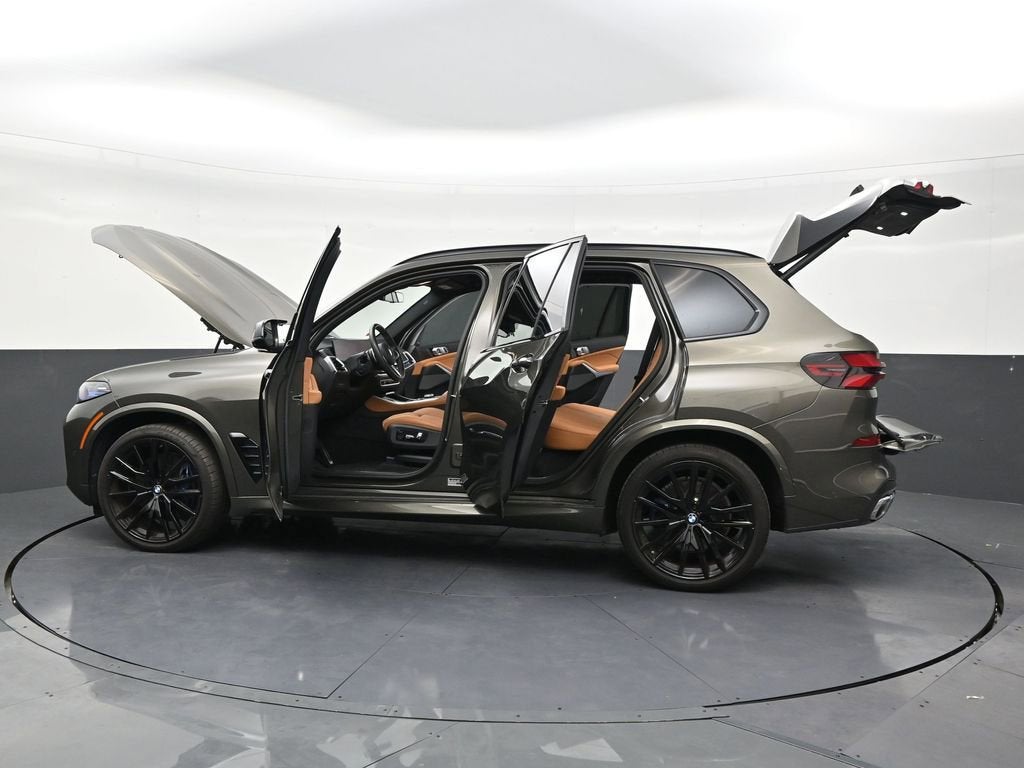 2025 BMW X5 M60i