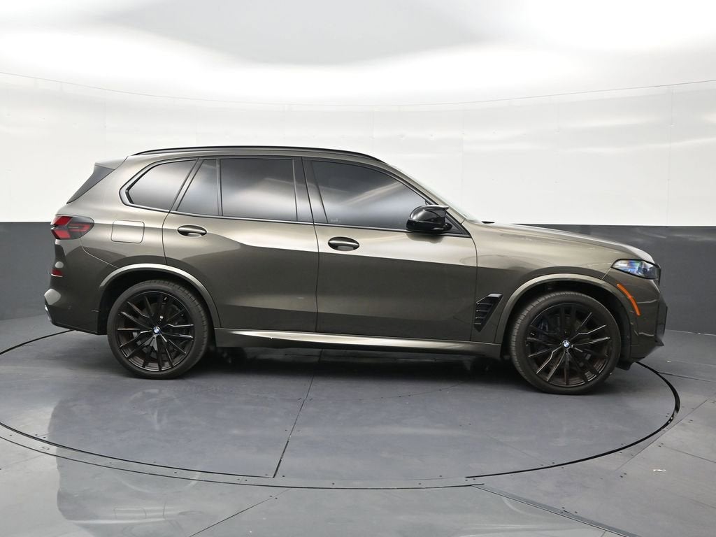 2025 BMW X5 M60i