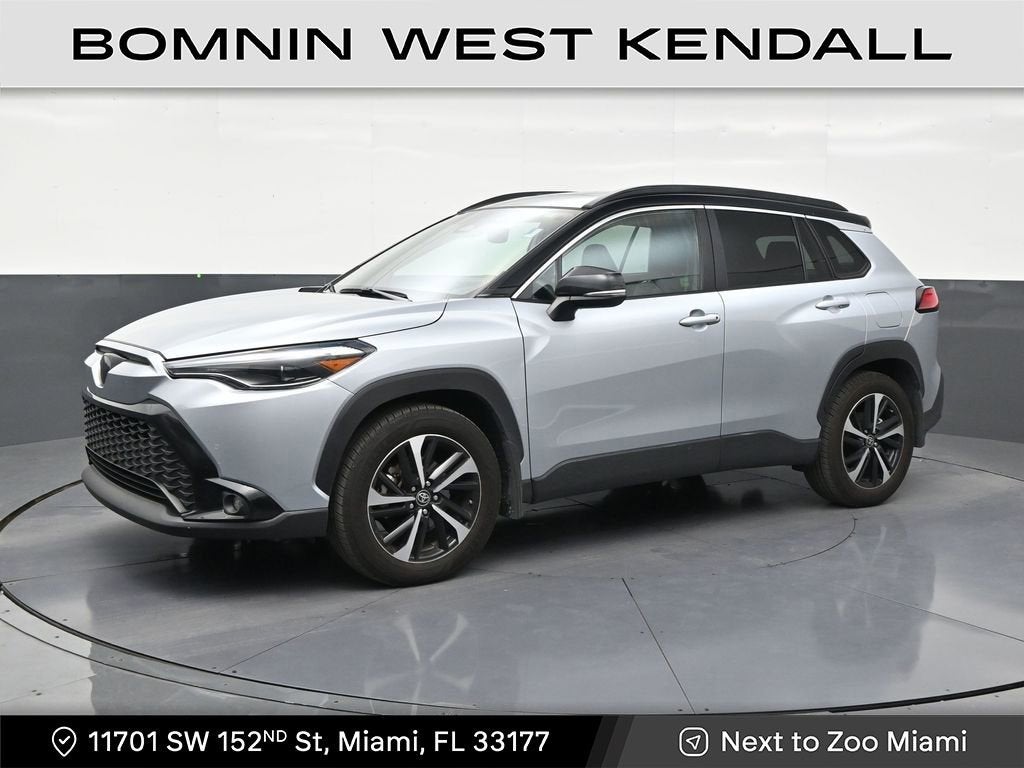 2025 Toyota Corolla Cross Hybrid XSE AWD's photo