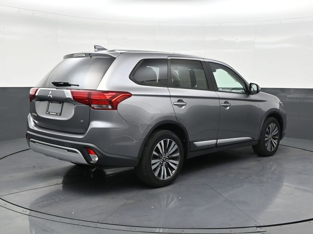 2020 Mitsubishi Outlander SE