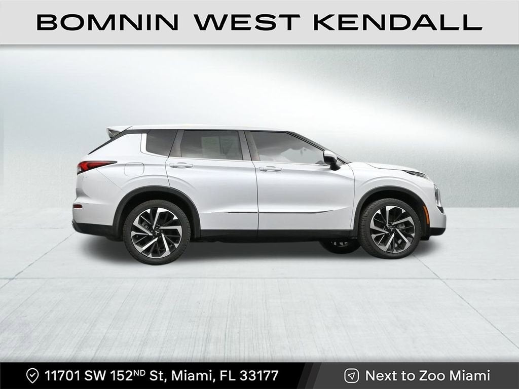 2022 Mitsubishi Outlander ES